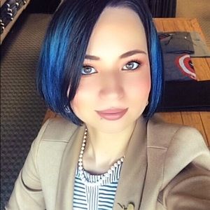 Meet your Posher, Angela